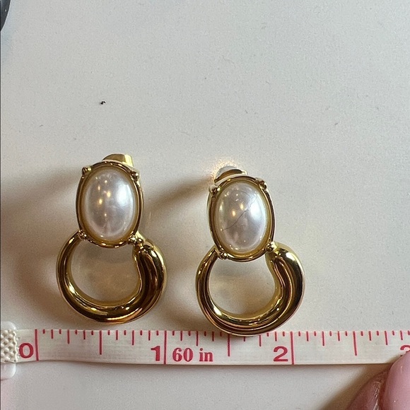 Elegant Gold and Pearl Earrings Chunky Jewelry - Picture 10 of 11